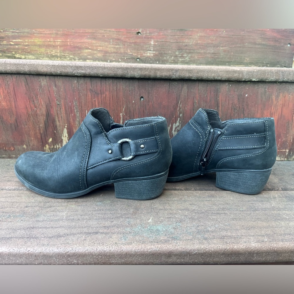 Clark’s Charleen Grace Booties Gently worn